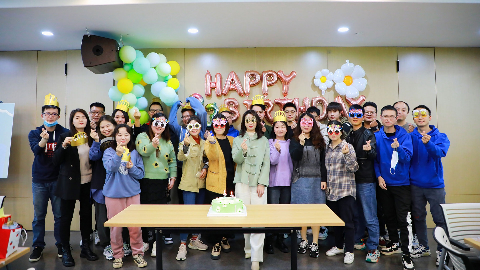 2022年2-3月生日会留影17.jpg