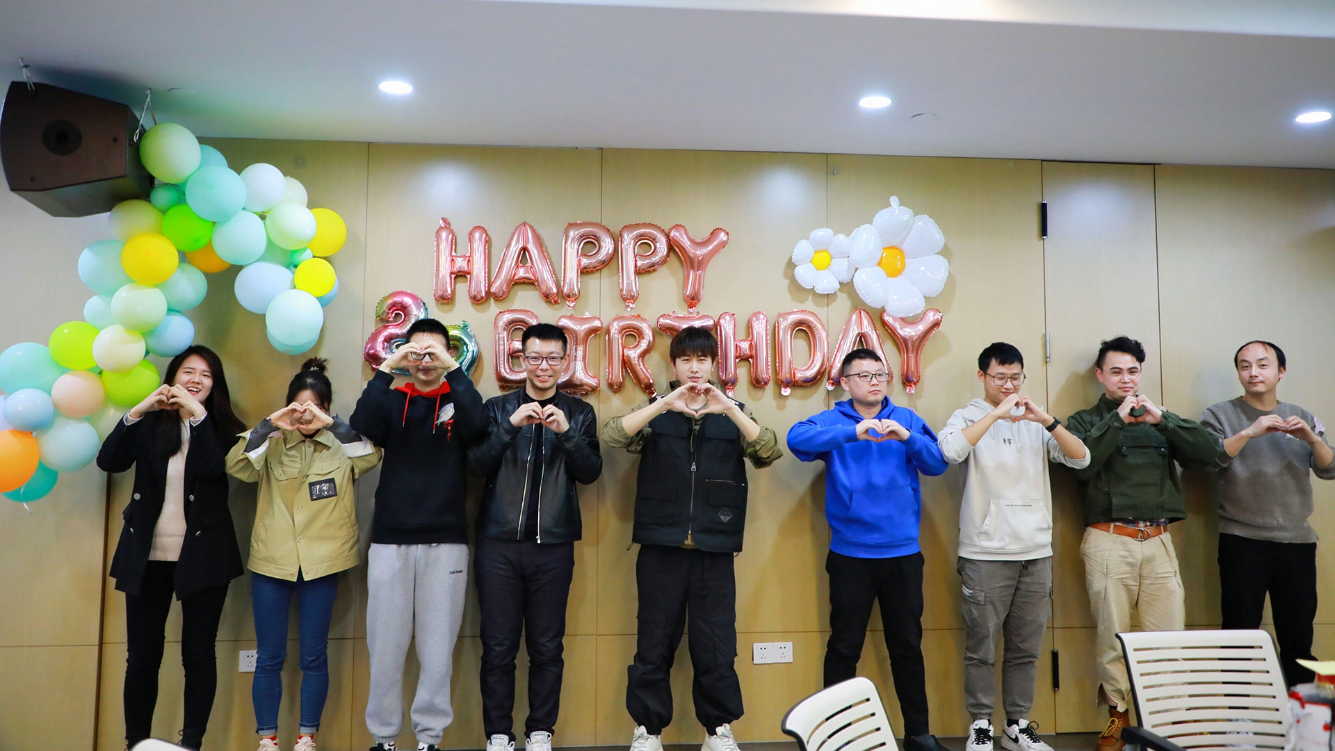 2022年2-3月生日会留影16.jpg